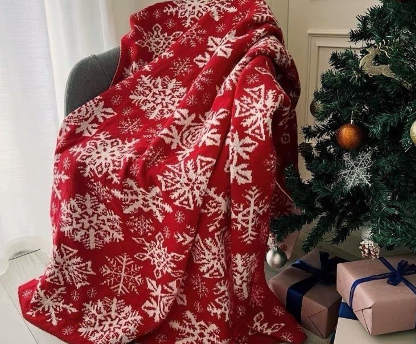Christmas Gift Basket for Women with Chritmas Snowflake Blanket