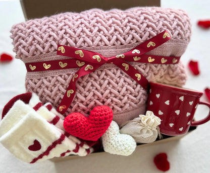 Luxury Valentine’s Day Gift Box for Her – Cozy Pink Knit Blanket & Heartfelt Keepsake Set Basketful Gifts