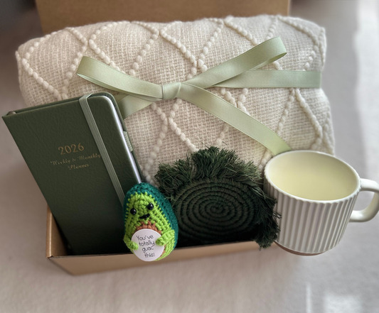"Hug in a Box" 2026 Edition-Handcrafted Ritual Collection for a Year of Shared Growth and Premium Comfort Basketful Gifts