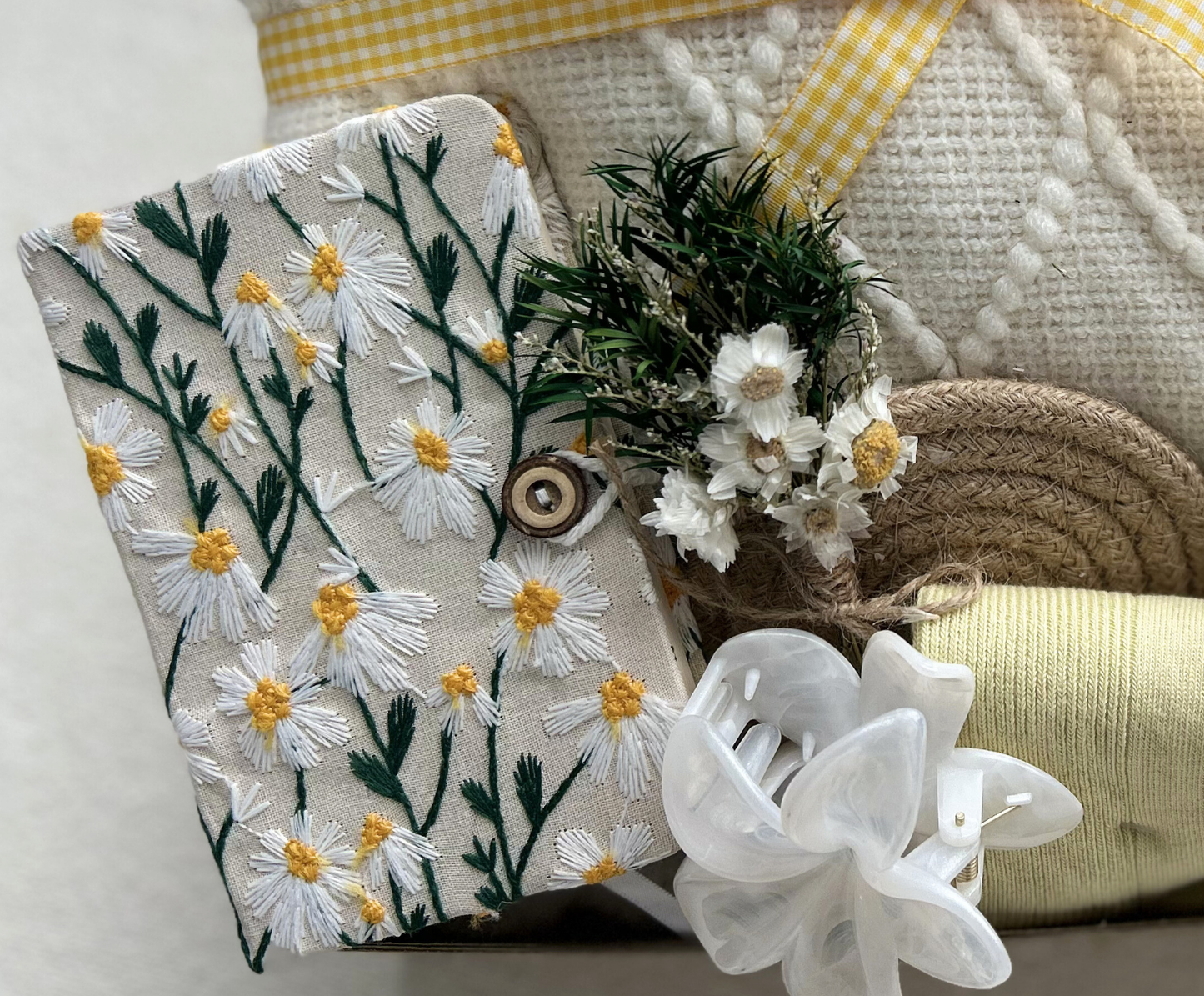 Daisy Theme Spring Self-Care Gift Box with Blanket and Cozy Accessories |Pampering Package