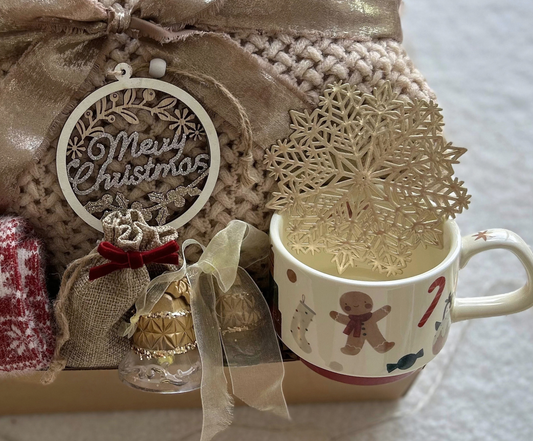 Gingerbread Charm Christmas Gift Basket – Blanket, Gingerbread Toy, Mug & Mini Bouquet for Him or Her (Copy) Basketful Gifts