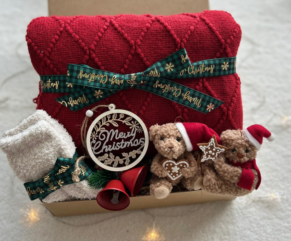 Christmas Gift Basket for Couples – Cozy Blanket, Socks & Holiday Keepsakes Basketful Gifts