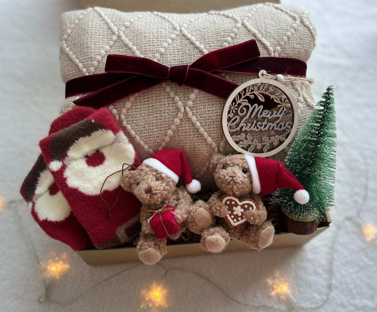 Merry & Bright Christmas Gift Basket for Couples – Cozy Blanket, Socks & Holiday Keepsakes Basketful Gifts