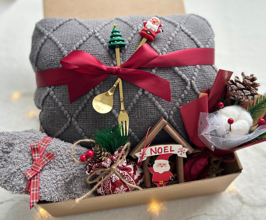 Merry Table Christmas Gift Basket – Cozy Blanket, Warm Socks & Festive Dining Set Basketful Gifts