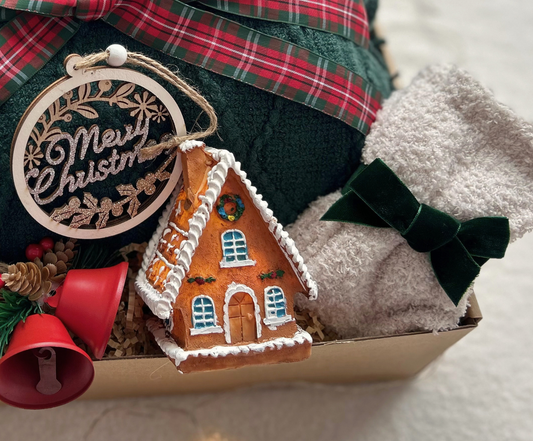 Home for the Holidays Christmas Gift Basket – Cozy Blanket, Warm Socks & Light-Up Cabin Basketful Gifts