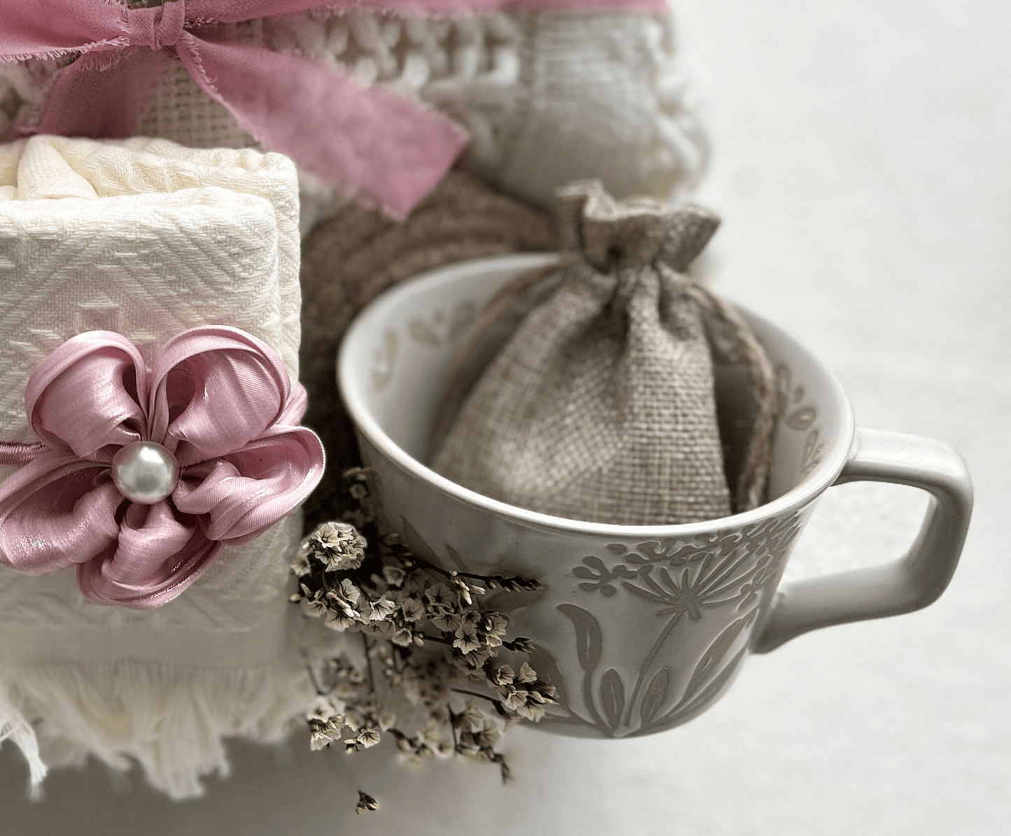 Botanical Bliss | Deluxe Spring Garden Curated Gift Set - Basketful Gifts