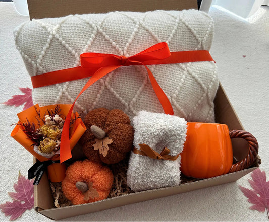 Happy Thanksgiving Gift Basket with Blanket & Mini Dried Flower Bouquet - Basketful Gifts