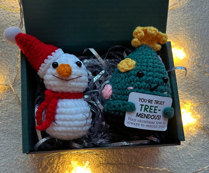 Hygge Christmas Presents - Mini Crochet Snowman & Christmas Tree - Basketful Gifts
